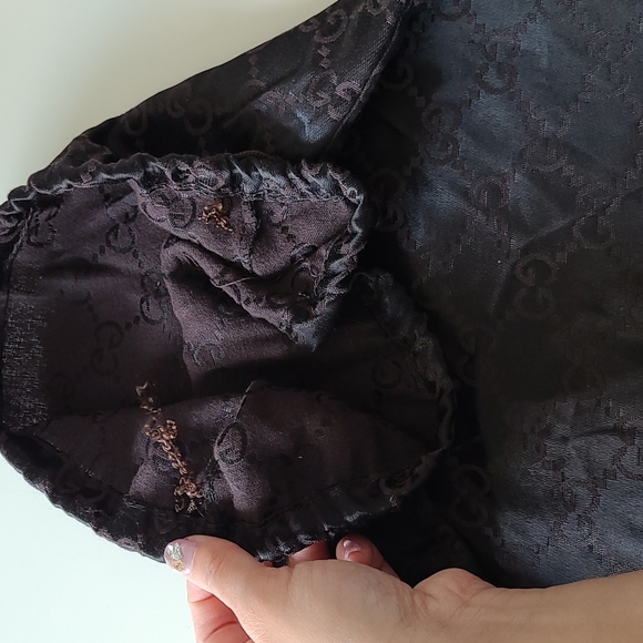 Authentic Gucci mini mono pochette (berry/wine) - Picture 9 of 10